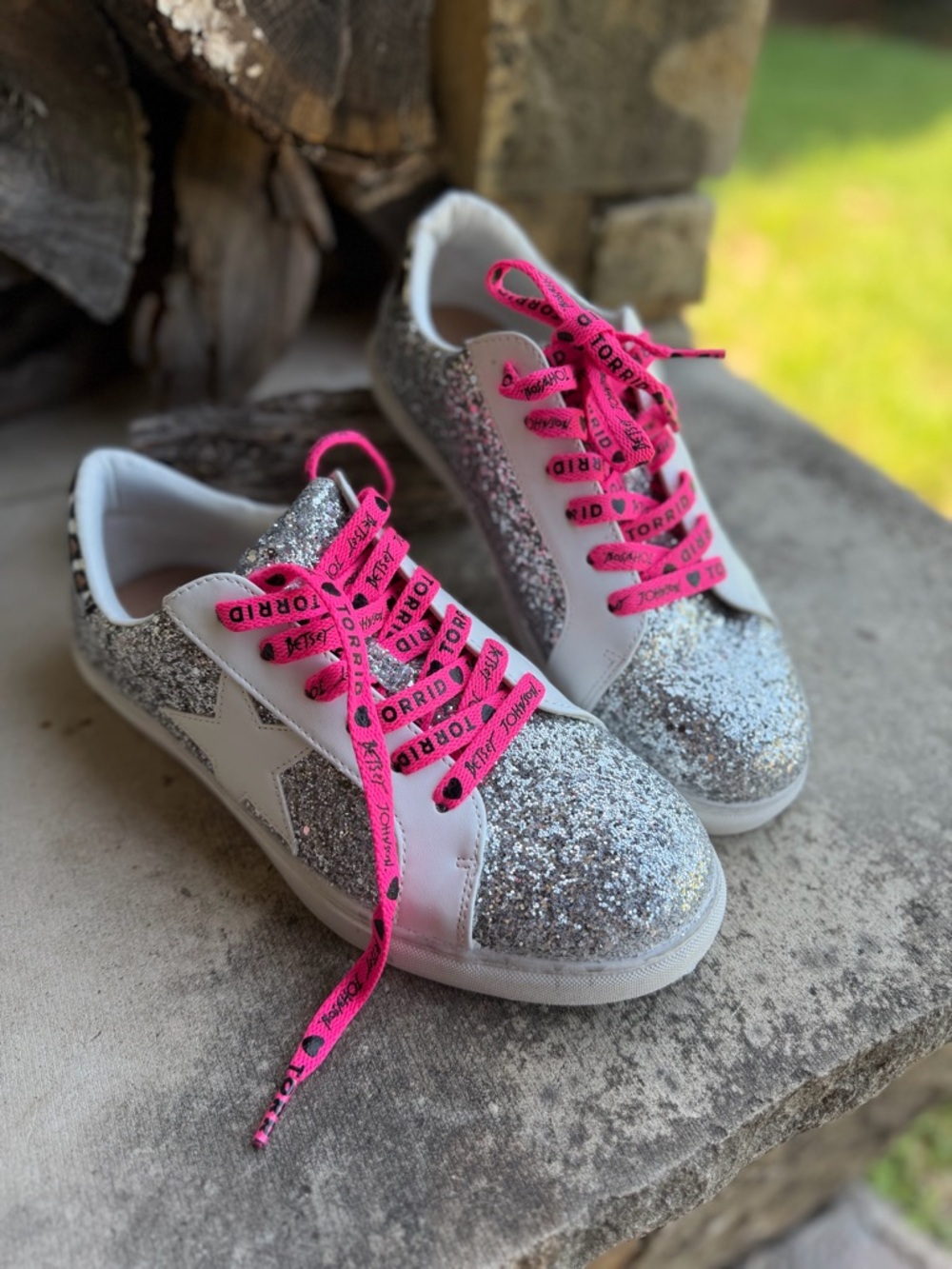 Torrid Betsey Johnson colab Silver Glitter Sneakers Hot Pink Laces Sz- 10W. I